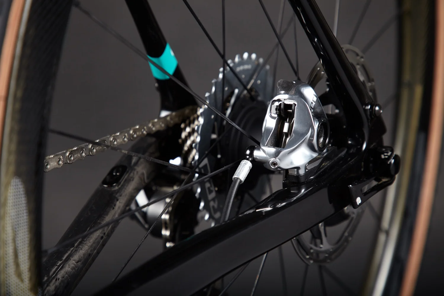 AO MATT + GLOSSY BLACK (TUHUA) - Image 5