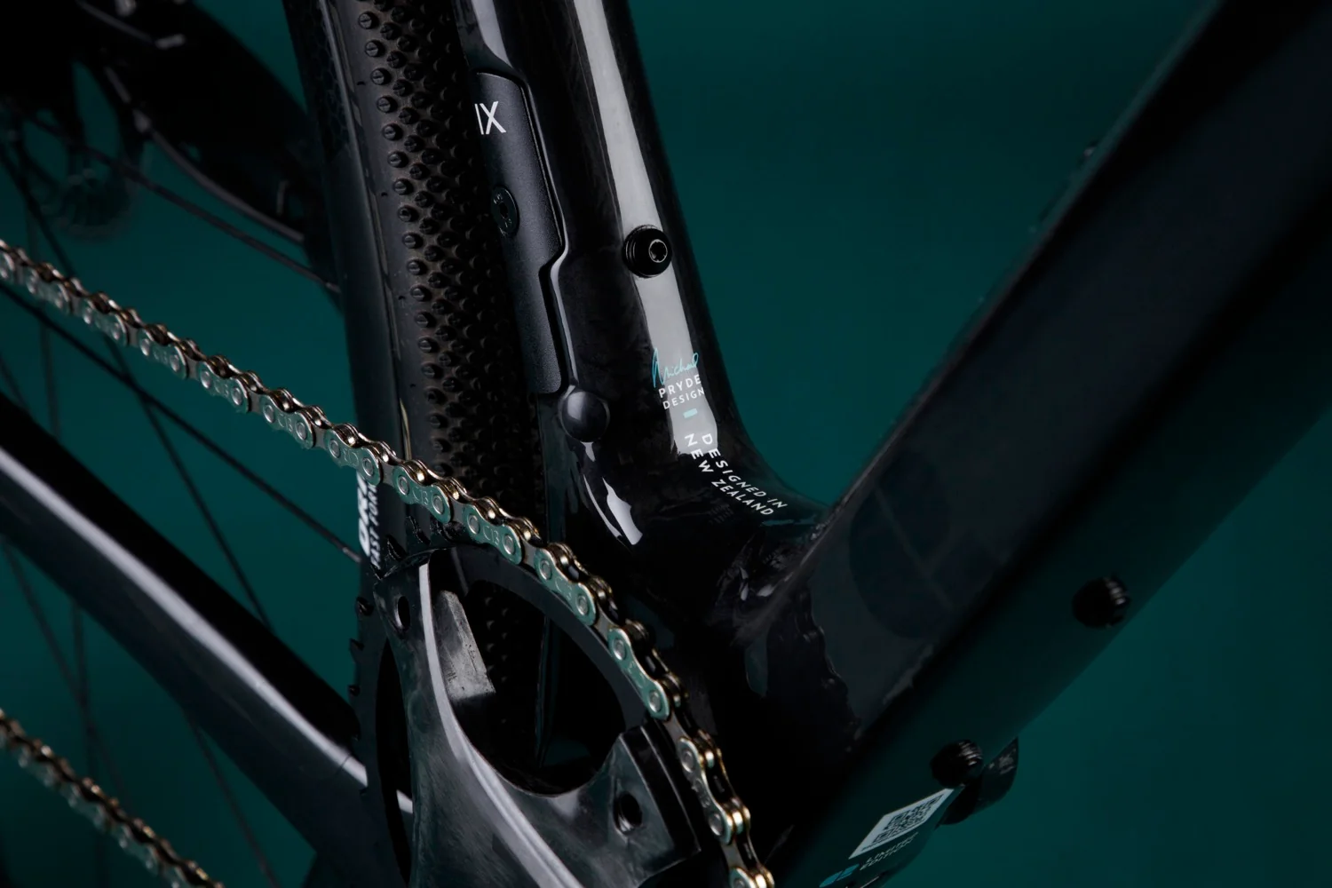 AO BLACK + UD W/ GOLD (KOURA) - Image 7