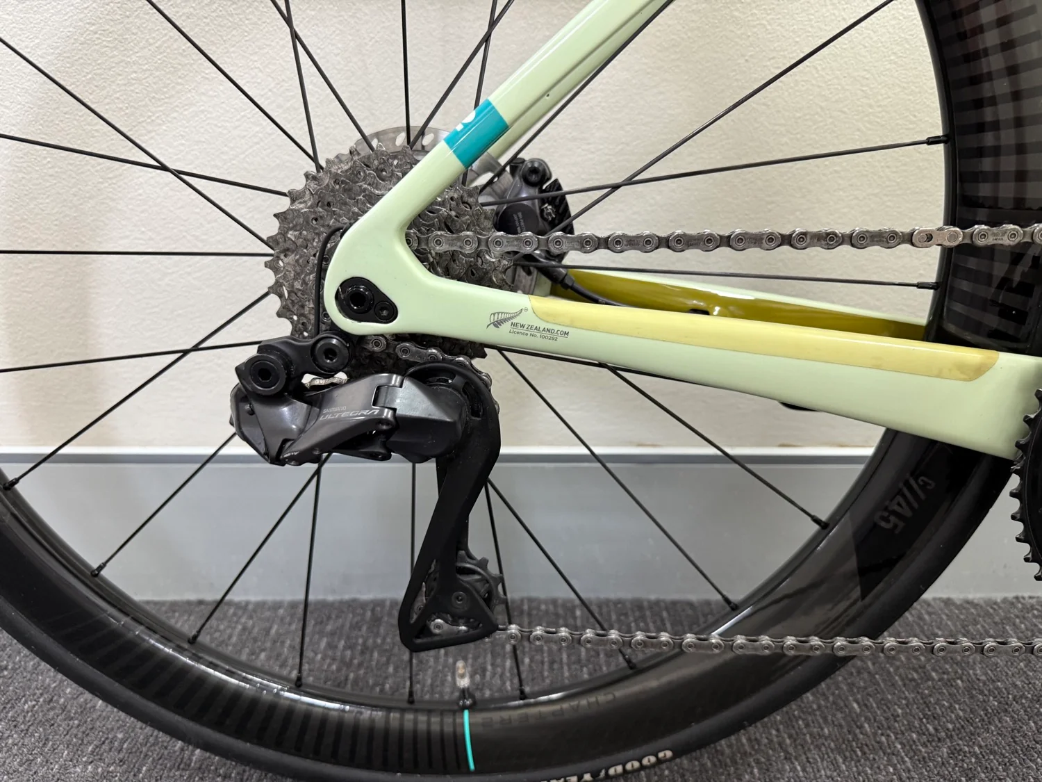 TOA DEMO Bike - Ultegra Di2 w/REHI45 Carbon Wheels - Image 5